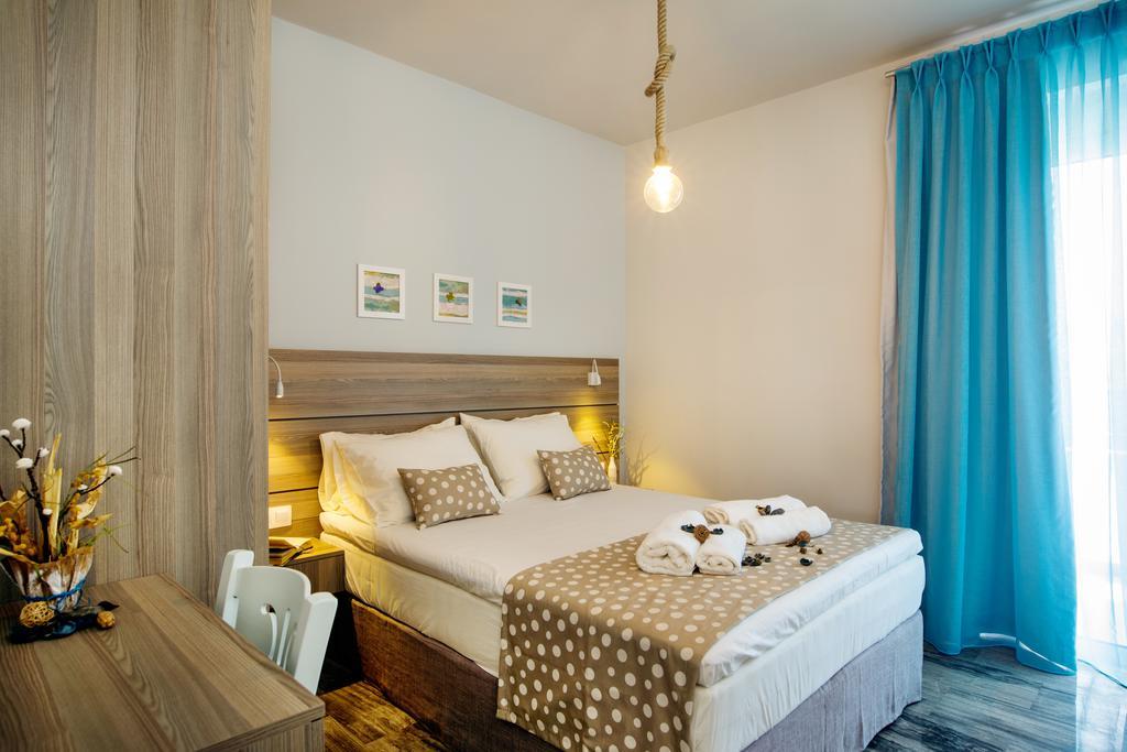Beachside Apartment In Plakias Centre! Exterior photo