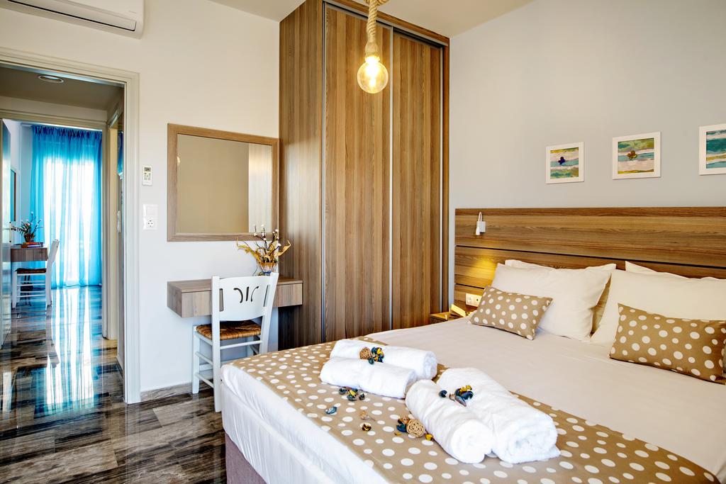 Beachside Apartment In Plakias Centre! Exterior photo