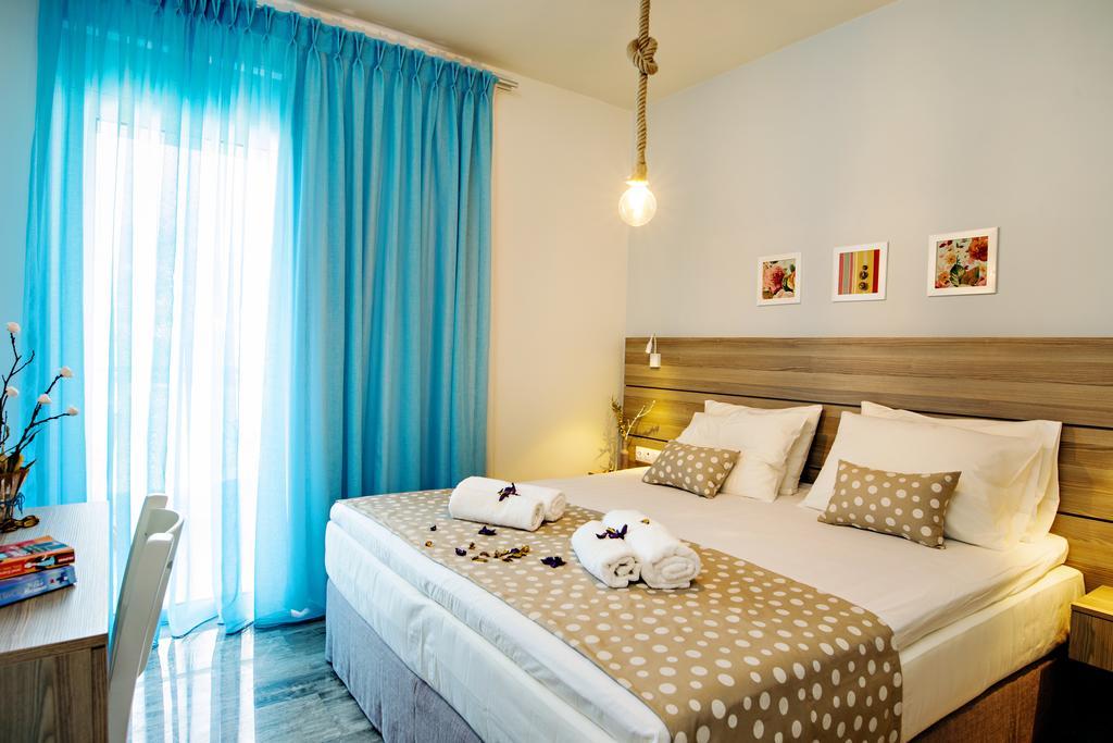 Beachside Apartment In Plakias Centre! Exterior photo